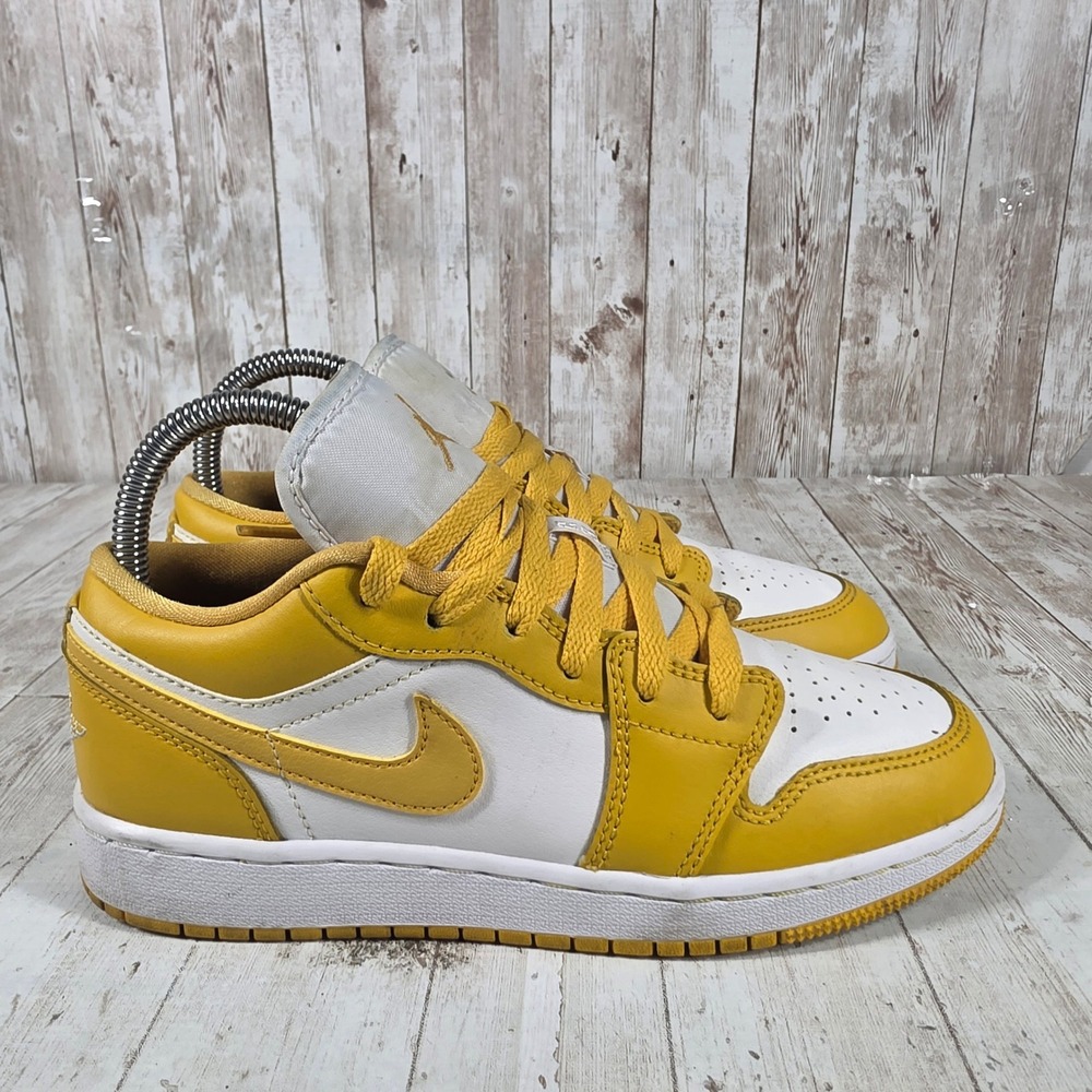 Nike Air Jordan 1 Low University‎ Gold White Sneakers 553560-171 Womens 6 / 4.5Y
